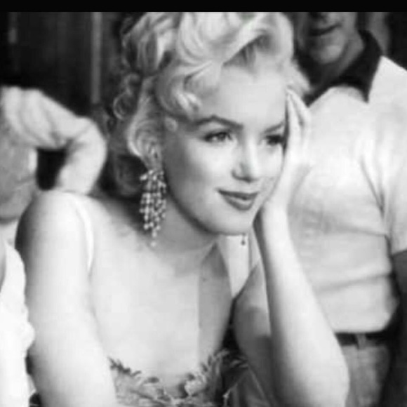 Meet your Posher, Dori - Picture 1 of 1